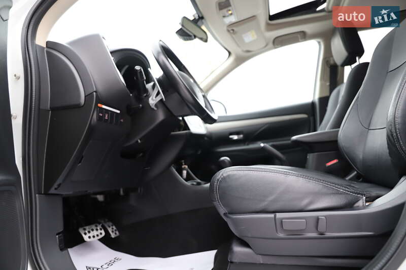 Позашляховик / Кросовер Mitsubishi Outlander 2015 в Трускавці фото 78 Позашляховик / Кросовер Mitsubishi Outlander 2015 в Трускавці