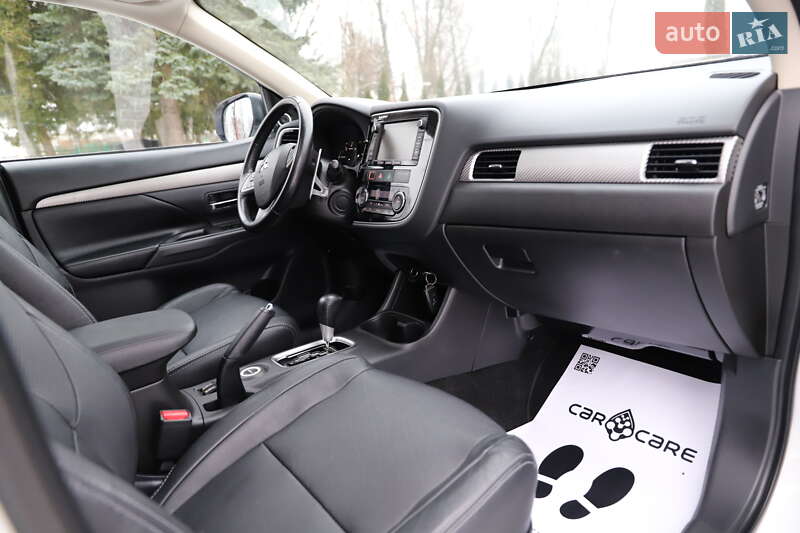 Позашляховик / Кросовер Mitsubishi Outlander 2015 в Трускавці фото 103 Позашляховик / Кросовер Mitsubishi Outlander 2015 в Трускавці