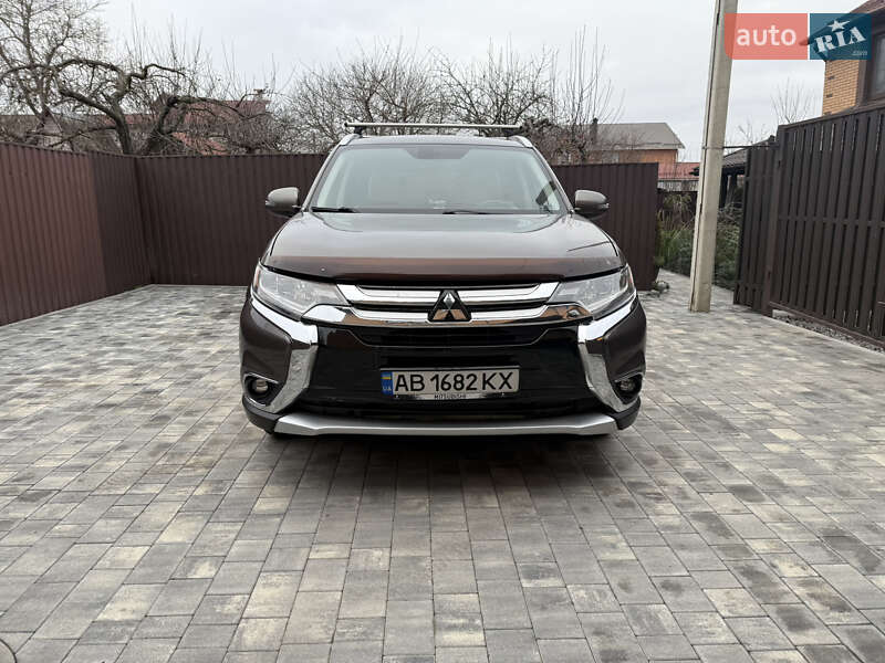Позашляховик / Кросовер Mitsubishi Outlander 2015 в Вінниці