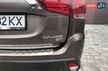 Позашляховик / Кросовер Mitsubishi Outlander 2015 в Вінниці