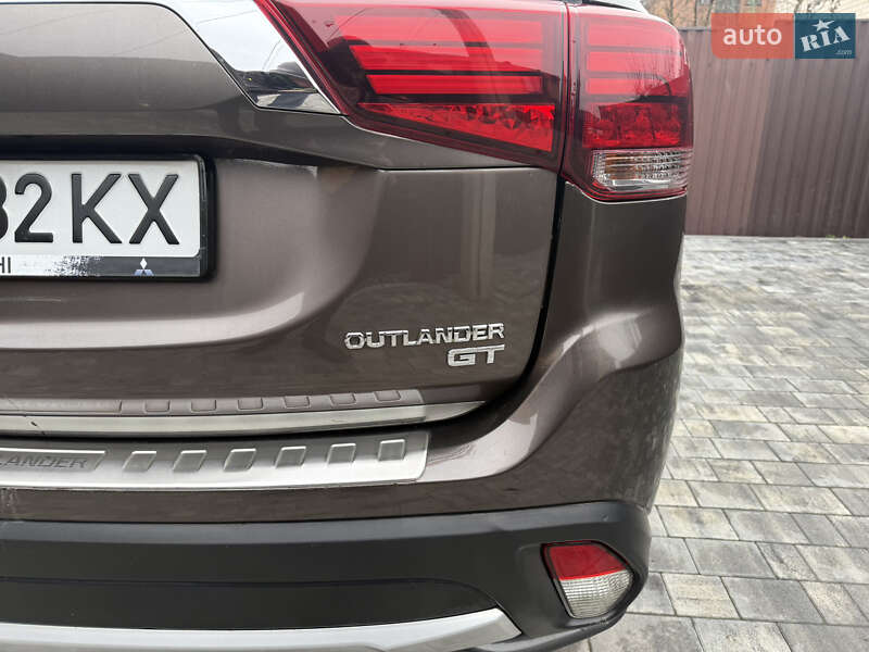 Позашляховик / Кросовер Mitsubishi Outlander 2015 в Вінниці