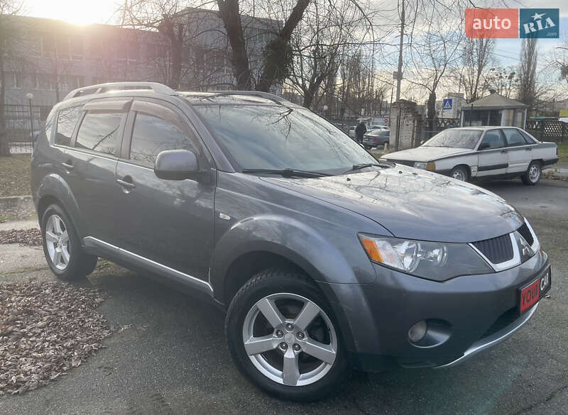 Внедорожник / Кроссовер Mitsubishi Outlander 2006 в Киеве