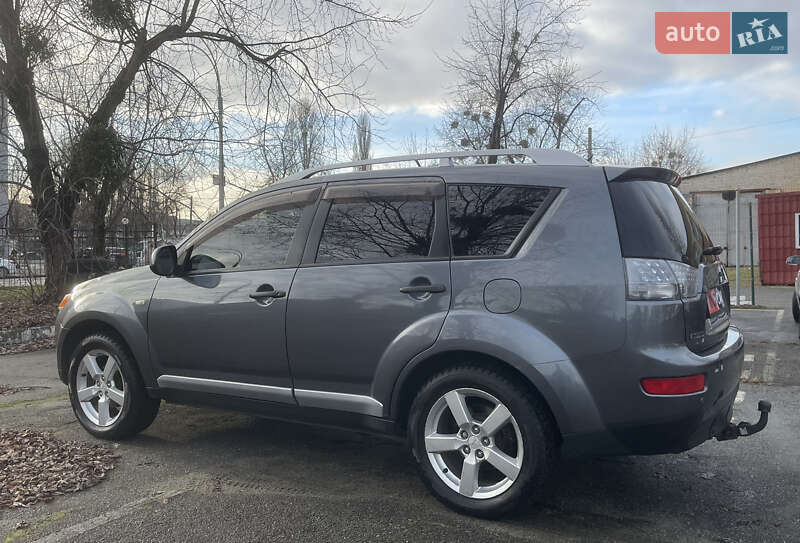 Внедорожник / Кроссовер Mitsubishi Outlander 2006 в Киеве