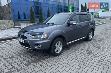 Позашляховик / Кросовер Mitsubishi Outlander 2011 в Кельменцях