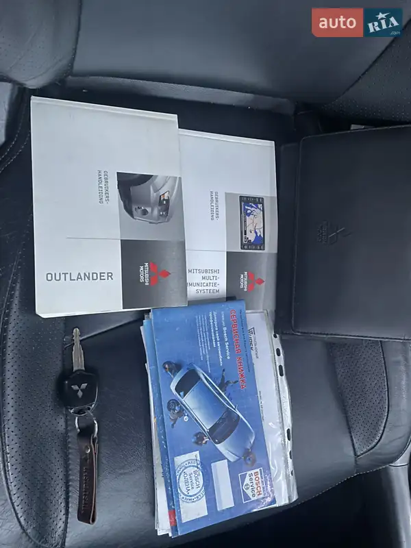 Позашляховик / Кросовер Mitsubishi Outlander 2011 в Кельменцях документ