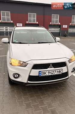 Позашляховик / Кросовер Mitsubishi Outlander 2011 в Козині