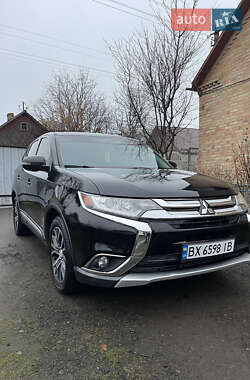 Позашляховик / Кросовер Mitsubishi Outlander 2017 в Нетішині
