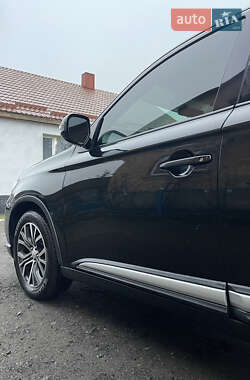 Позашляховик / Кросовер Mitsubishi Outlander 2017 в Нетішині
