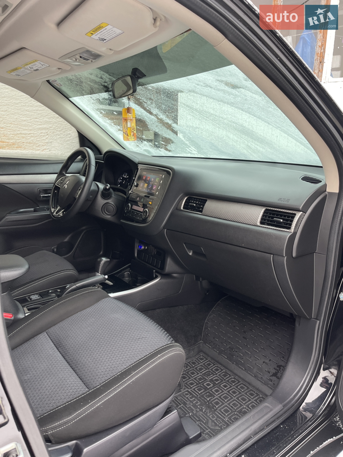 2017 Mitsubishi Outlander - мініатюра 16
