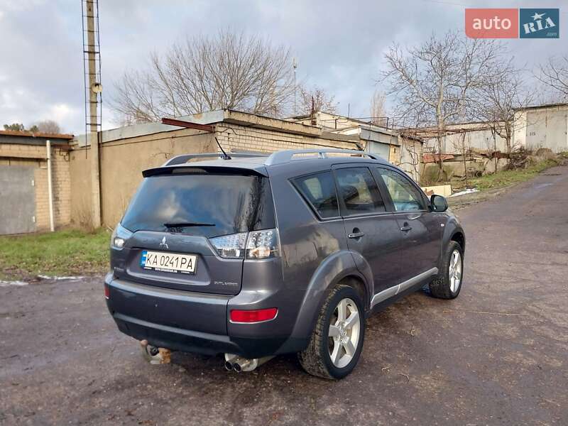 Внедорожник / Кроссовер Mitsubishi Outlander 2008 в Николаеве