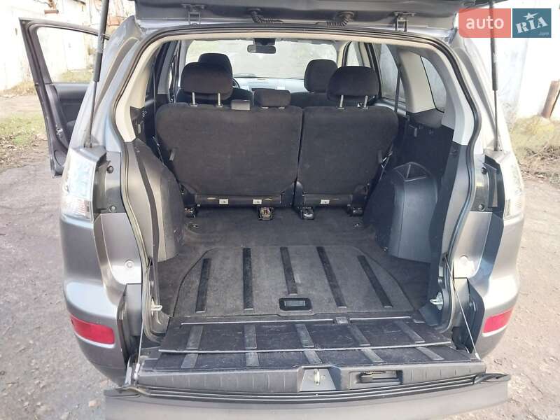 Внедорожник / Кроссовер Mitsubishi Outlander 2008 в Николаеве