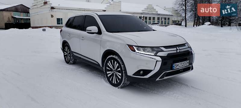 Позашляховик / Кросовер Mitsubishi Outlander 2018 в Шостці