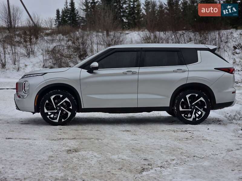 Позашляховик / Кросовер Mitsubishi Outlander 2021 в Тернополі