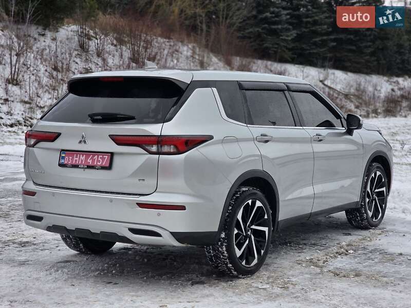 Позашляховик / Кросовер Mitsubishi Outlander 2021 в Тернополі