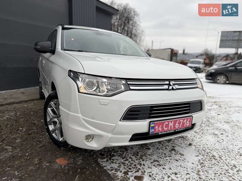 Позашляховик / Кросовер Mitsubishi Outlander 2013 в Трускавці