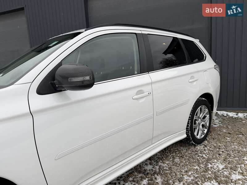 Позашляховик / Кросовер Mitsubishi Outlander 2013 в Трускавці