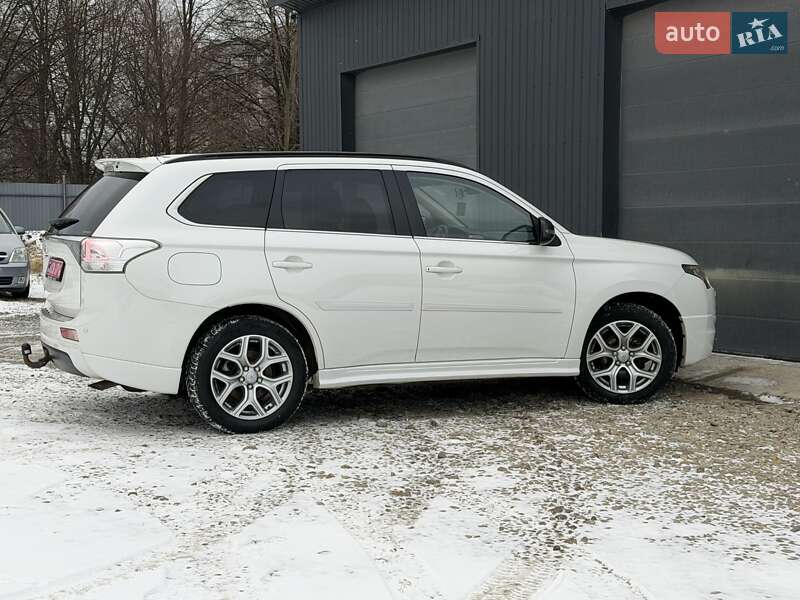 Позашляховик / Кросовер Mitsubishi Outlander 2013 в Трускавці