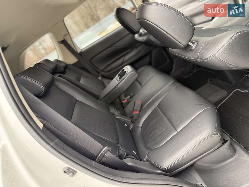 Позашляховик / Кросовер Mitsubishi Outlander 2013 в Трускавці