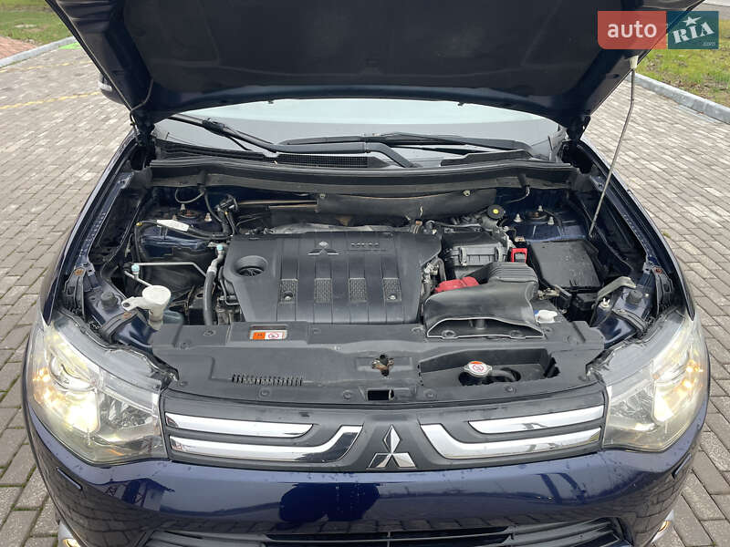 Позашляховик / Кросовер Mitsubishi Outlander 2013 в Мукачевому