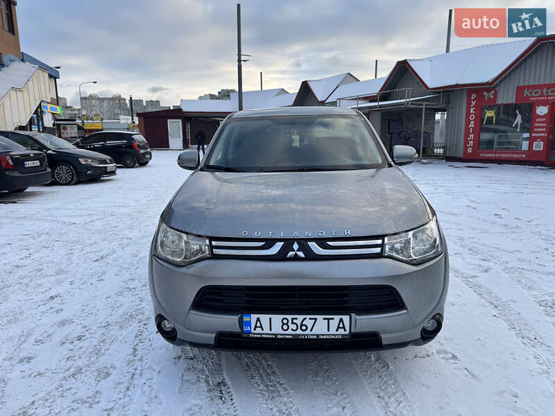 Позашляховик / Кросовер Mitsubishi Outlander 2013 в Попільні