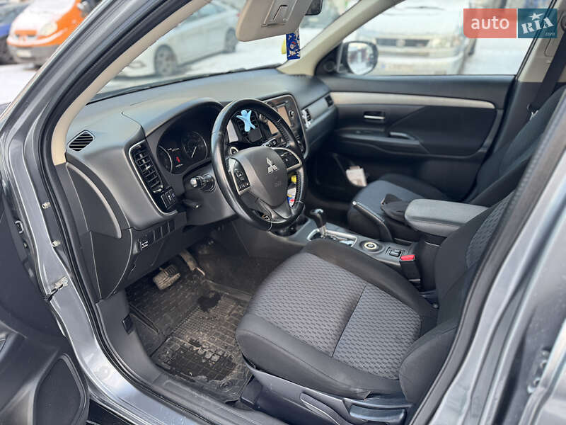 Позашляховик / Кросовер Mitsubishi Outlander 2013 в Попільні