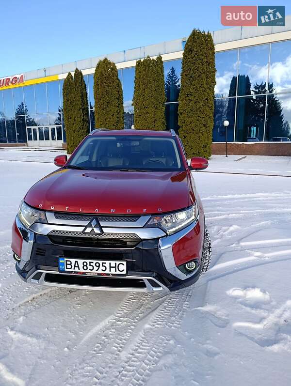 Позашляховик / Кросовер Mitsubishi Outlander 2018 в Кропивницькому