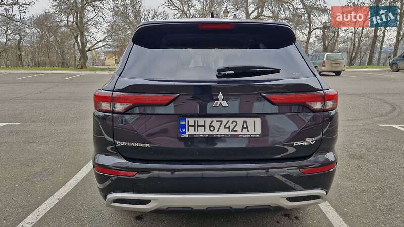 Позашляховик / Кросовер Mitsubishi Outlander 2023 в Одесі