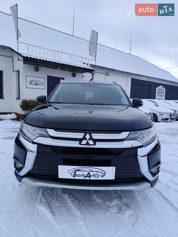 Позашляховик / Кросовер Mitsubishi Outlander 2016 в Чернігові