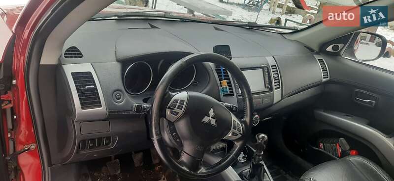 Внедорожник / Кроссовер Mitsubishi Outlander 2009 в Дубно
