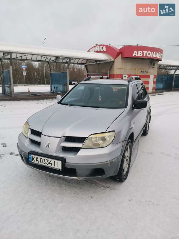 Позашляховик / Кросовер Mitsubishi Outlander 2006 в Києві