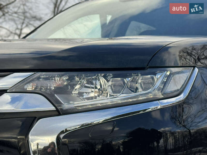 Позашляховик / Кросовер Mitsubishi Outlander 2016 в Дрогобичі фото 15 Позашляховик / Кросовер Mitsubishi Outlander 2016 в Дрогобичі