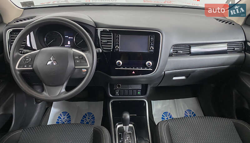Позашляховик / Кросовер Mitsubishi Outlander 2020 в Львові