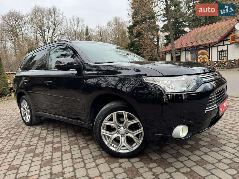Внедорожник / Кроссовер Mitsubishi Outlander 2014 в Дрогобыче