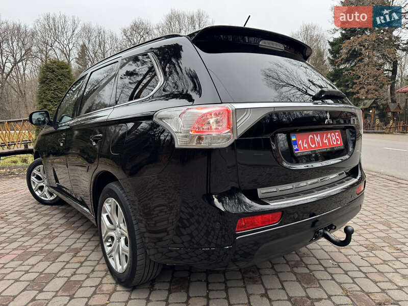 Внедорожник / Кроссовер Mitsubishi Outlander 2014 в Дрогобыче