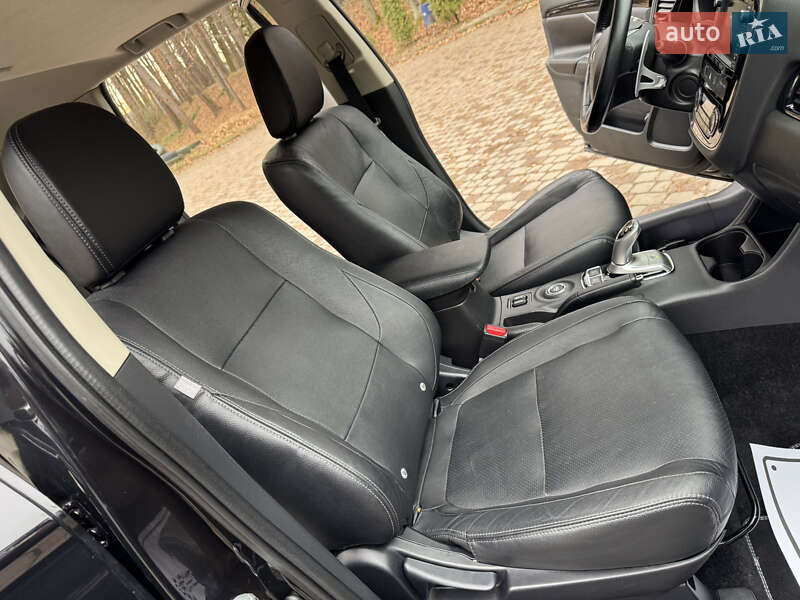 Внедорожник / Кроссовер Mitsubishi Outlander 2014 в Дрогобыче