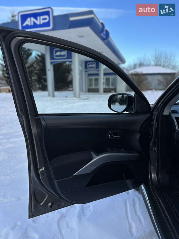 Позашляховик / Кросовер Mitsubishi Outlander 2011 в Бердичеві