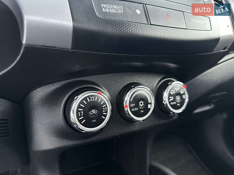 Позашляховик / Кросовер Mitsubishi Outlander 2011 в Бердичеві