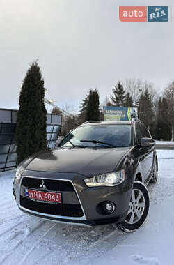 Позашляховик / Кросовер Mitsubishi Outlander 2010 в Дубні