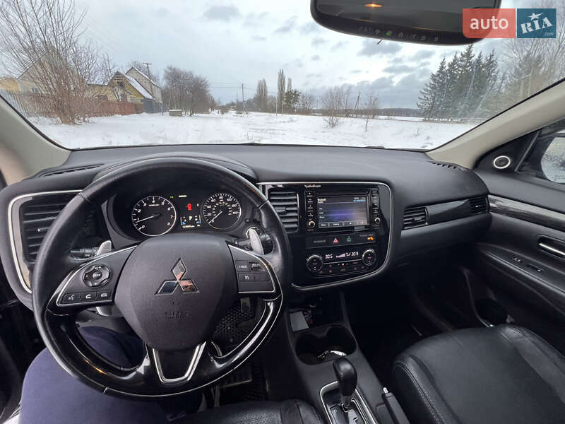 Позашляховик / Кросовер Mitsubishi Outlander 2015 в Зіньківі