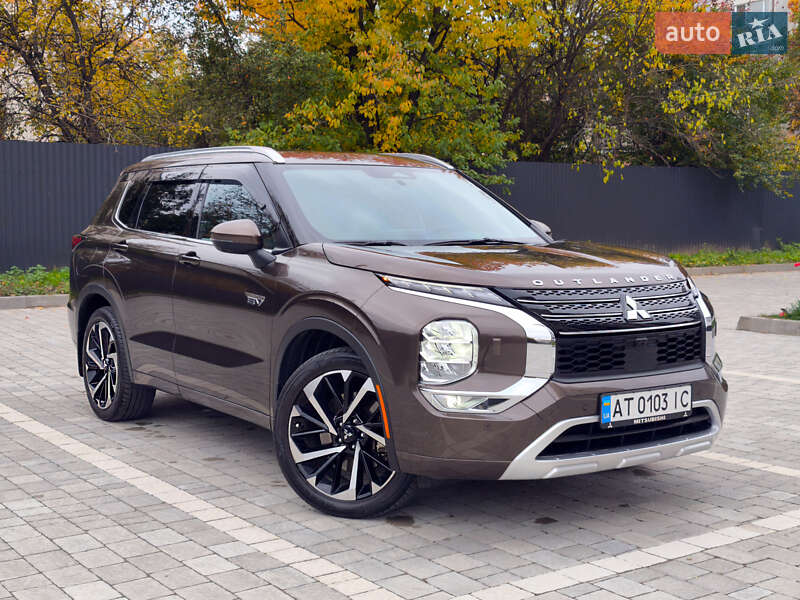 Позашляховик / Кросовер Mitsubishi Outlander 2022 в Івано-Франківську