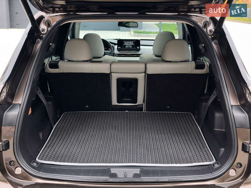 Позашляховик / Кросовер Mitsubishi Outlander 2022 в Івано-Франківську