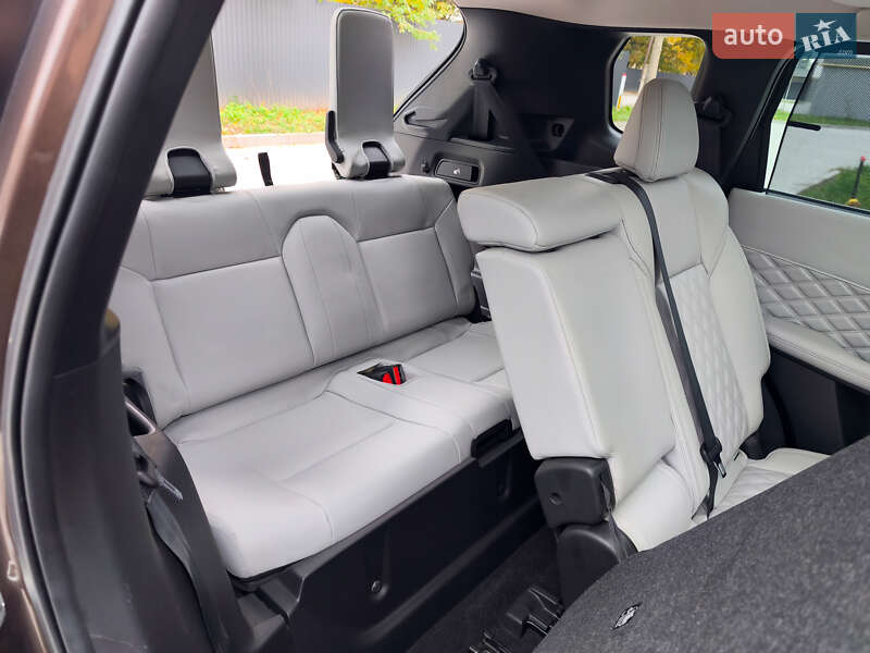 Позашляховик / Кросовер Mitsubishi Outlander 2022 в Івано-Франківську