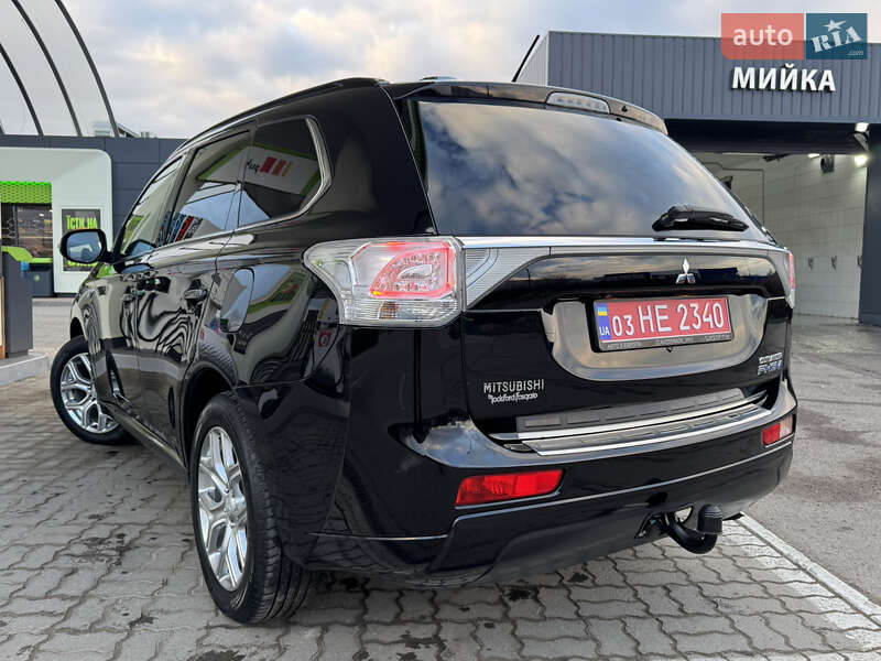 Позашляховик / Кросовер Mitsubishi Outlander 2014 в Дрогобичі