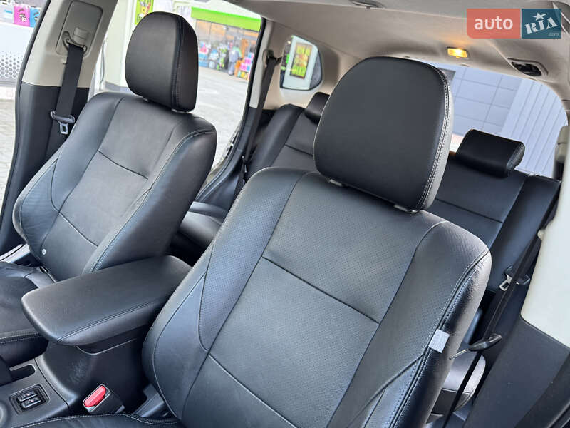 Позашляховик / Кросовер Mitsubishi Outlander 2014 в Дрогобичі