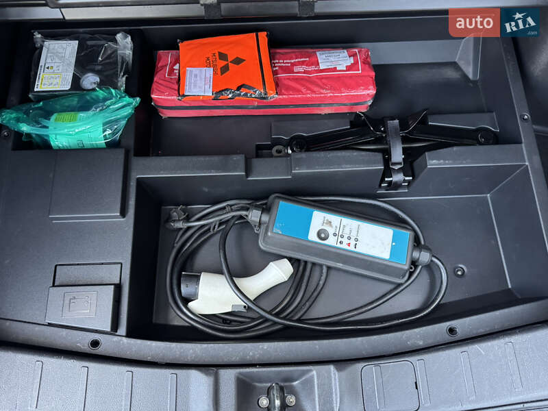 Позашляховик / Кросовер Mitsubishi Outlander 2014 в Дрогобичі