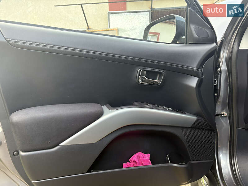 Позашляховик / Кросовер Mitsubishi Outlander 2012 в Перемишлянах