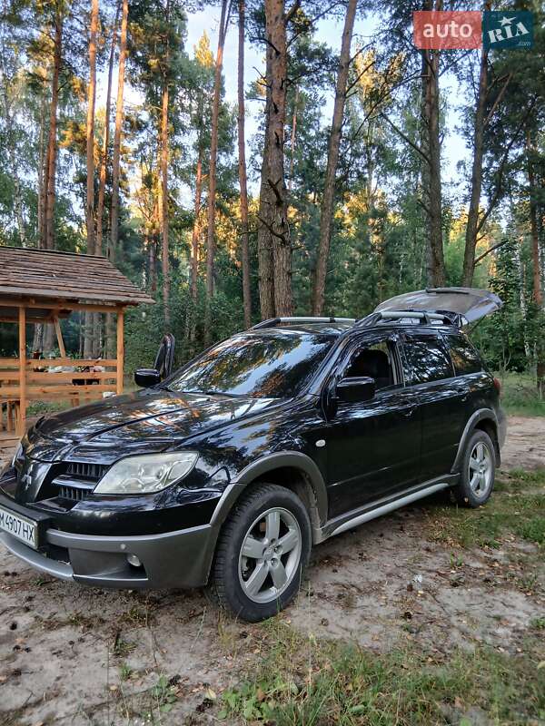 Внедорожник / Кроссовер Mitsubishi Outlander 2006 в Житомире фото 2 Внедорожник / Кроссовер Mitsubishi Outlander 2006 в Житомире