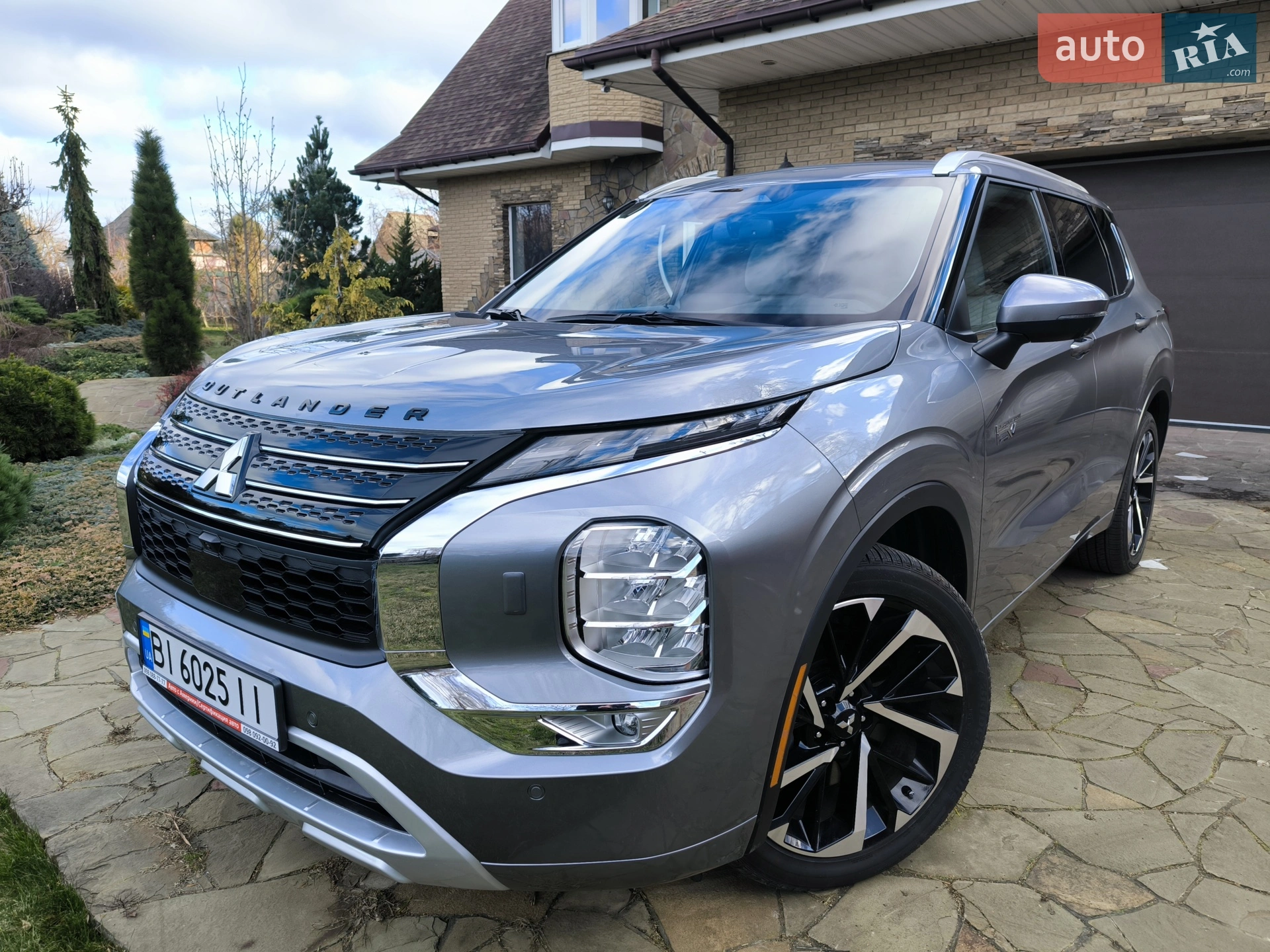 2023 Mitsubishi Outlander - мініатюра 16