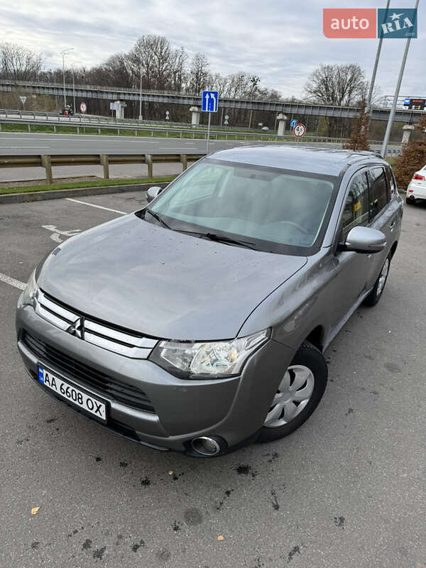 Mitsubishi Outlander 2014