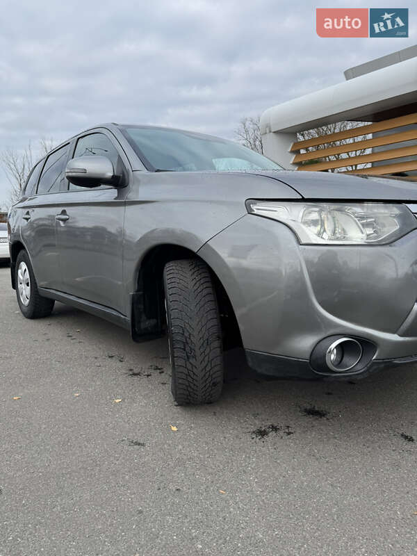 Внедорожник / Кроссовер Mitsubishi Outlander 2014 в Борисполе